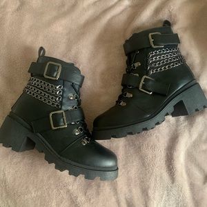 Combat boots never worn size 10 will fit size 9.5